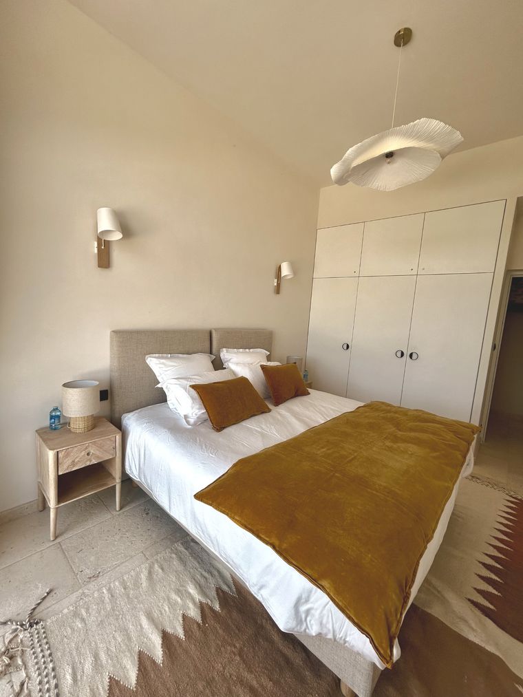 Chambre Ocre, vue sur le jardin depuis la chambre